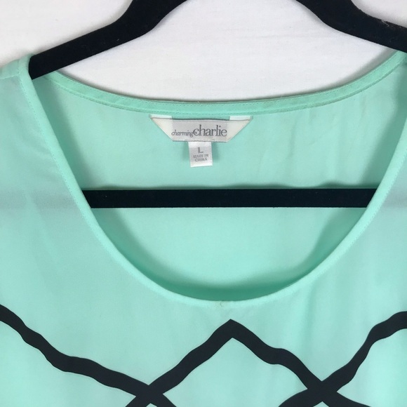 Charming Charlie Geometric Top - Picture 4 of 5